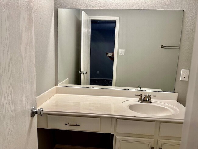 Building Photo - 29631 Evergreen Hills Dr