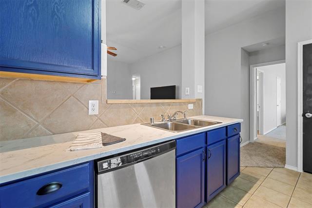 Building Photo - 1301 Mockingbird Dr