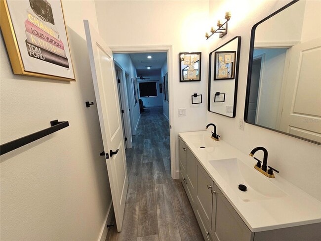 Building Photo - 2075 Jewell Ave