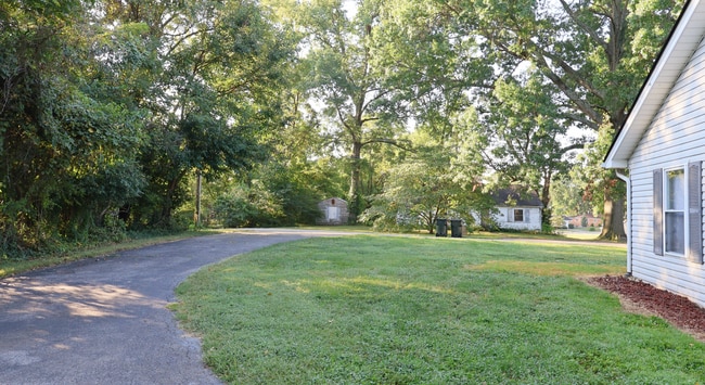 Building Photo - 2401 Mona Vista Ct