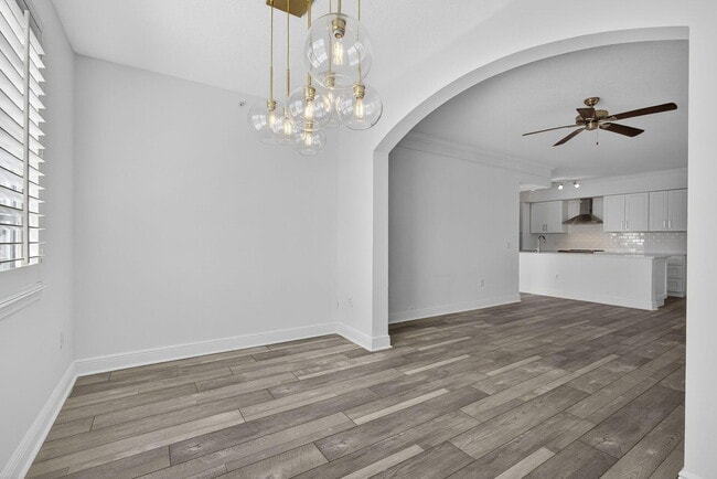 Building Photo - 5301 Myrtlewood Cir E