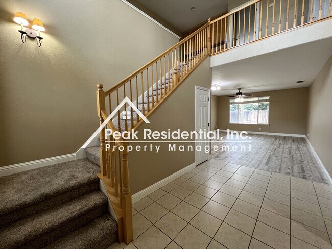 Building Photo - Beautiful Empire Ranch 5bd/3ba Home with 3 Car Garage - Must See