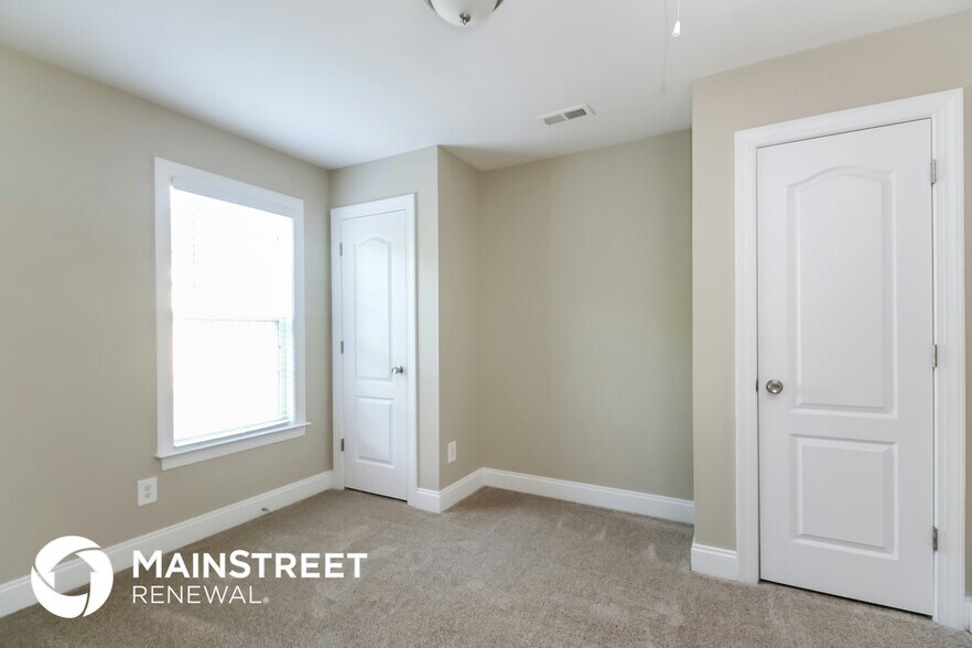 Building Photo - 4505 Stephen Oaks Way