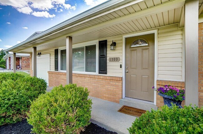 Building Photo - 1599 Yellowglen Dr