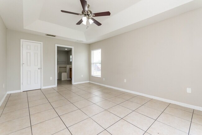 Building Photo - 803 Halifax Dr