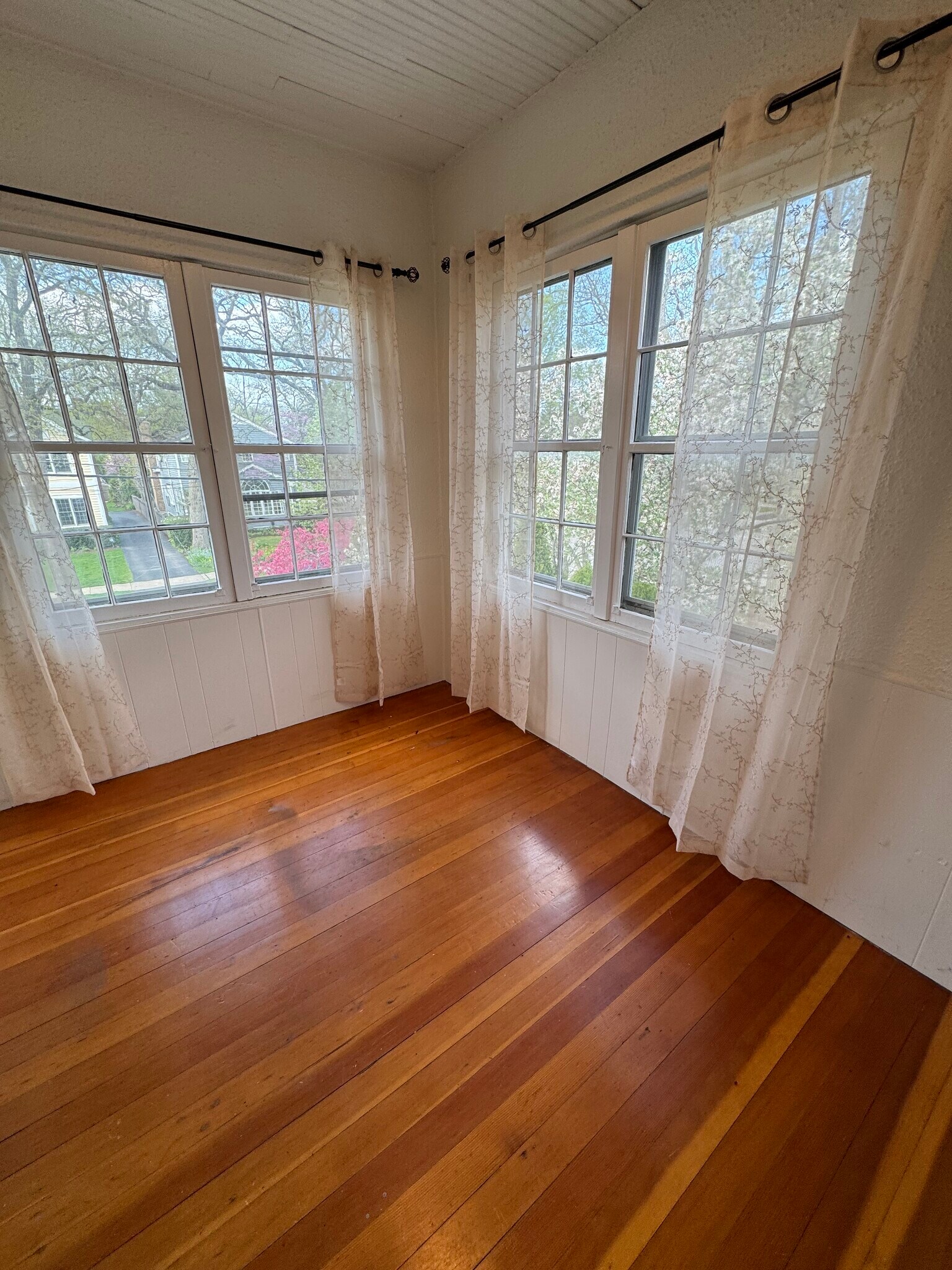 Bonus study or bedroom - 878 Ash St