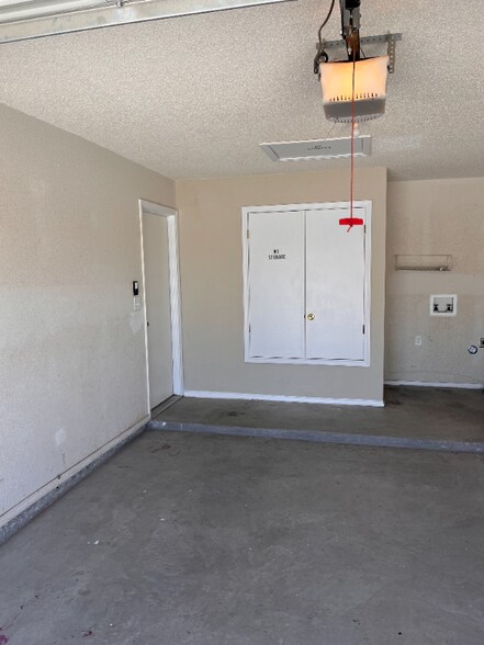 Building Photo - 2365 Tierra Humeda Dr