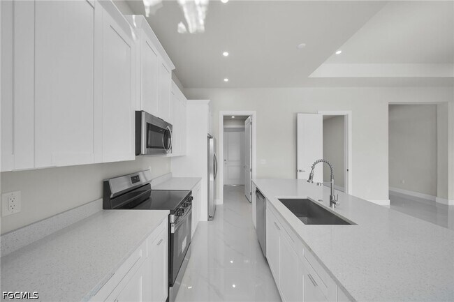 Building Photo - 2913 14th St W