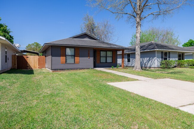 Building Photo - 11915 Greenmesa Dr