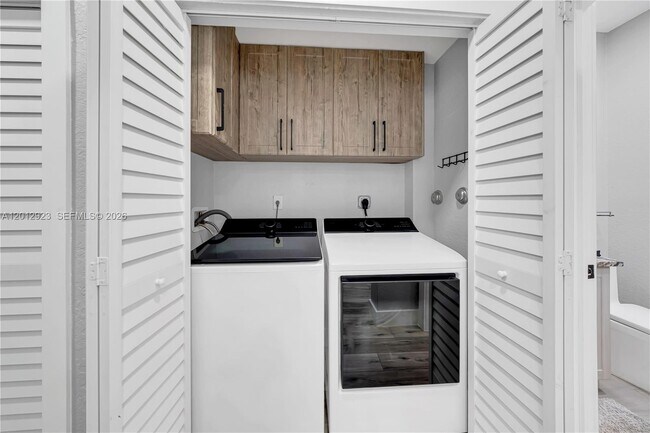 Building Photo - 4361 SW 160th Ave