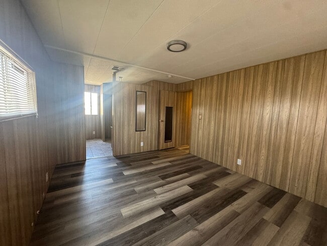 Building Photo - 1805 Surf and Sand Dr