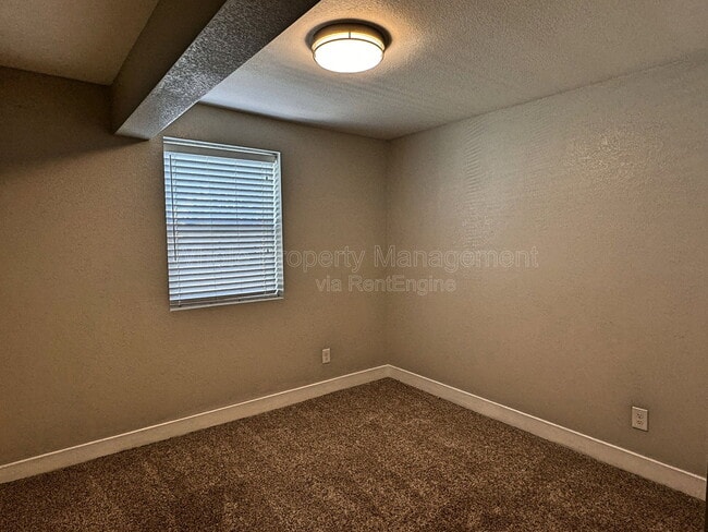 Building Photo - 4720 Elm Ct