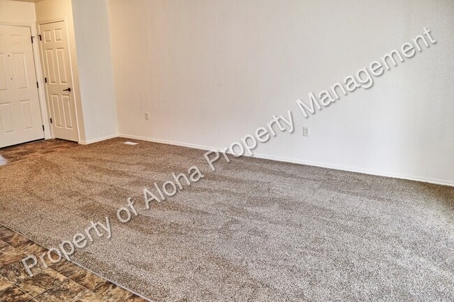 Building Photo - 1041 W Pine Ave