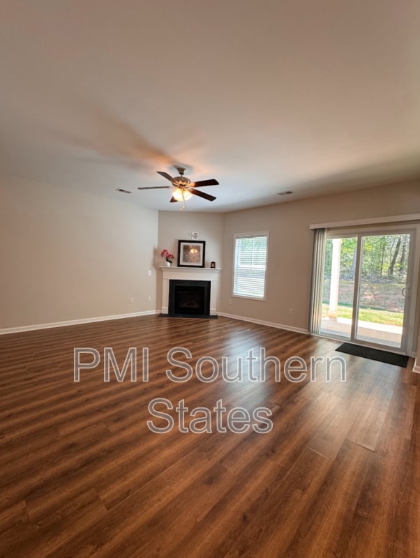 Building Photo - 320 Alameda Ln