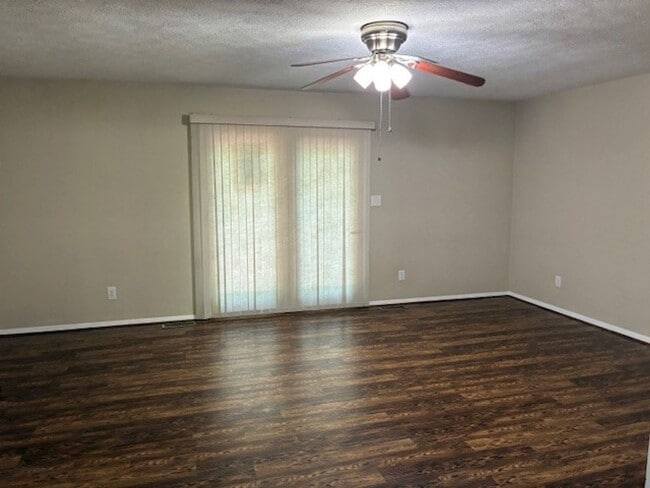 Building Photo - Rambler with Garage in Drum Point