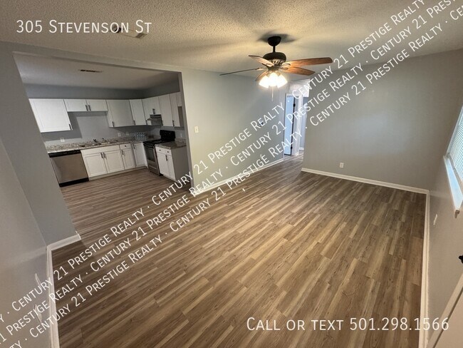 Building Photo - 305 Stevenson St