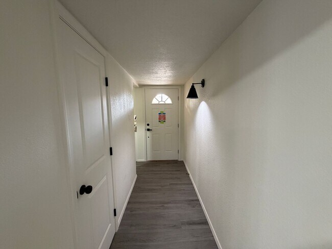 Building Photo - 3 Bedroom Single Story Home Available Near Unser Blvd NW & Paradise Blvd NW!
