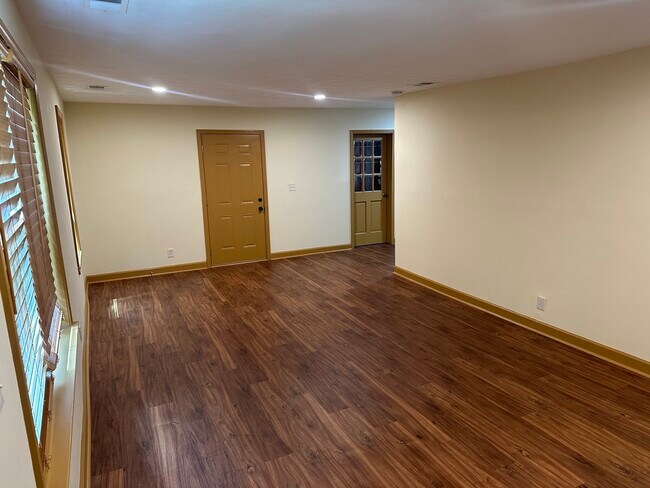 Building Photo - 5066 Rockbridge Rd SW