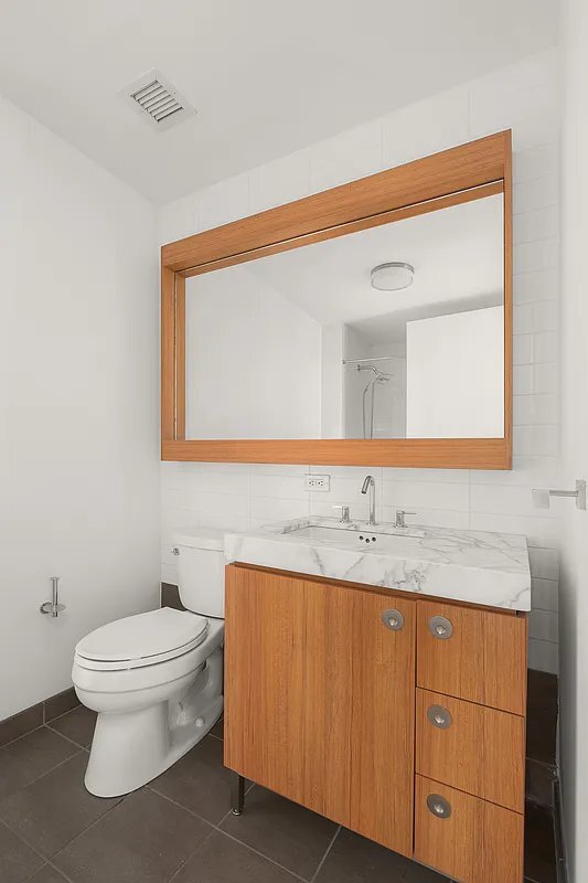 Building Photo - 57 Reade St