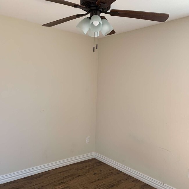 Building Photo - 409 Maple Row