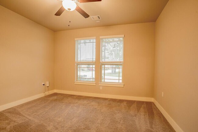 Building Photo - 10604 Wills Lp