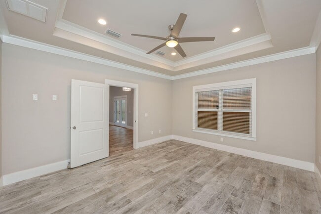 Building Photo - 518 Sibert Ave