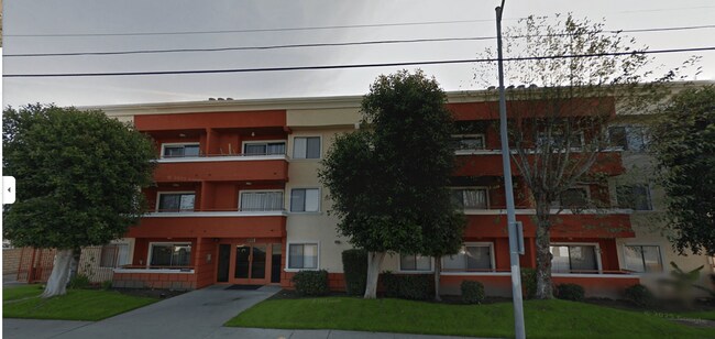 Building Photo - 7636 Fulton Ave.