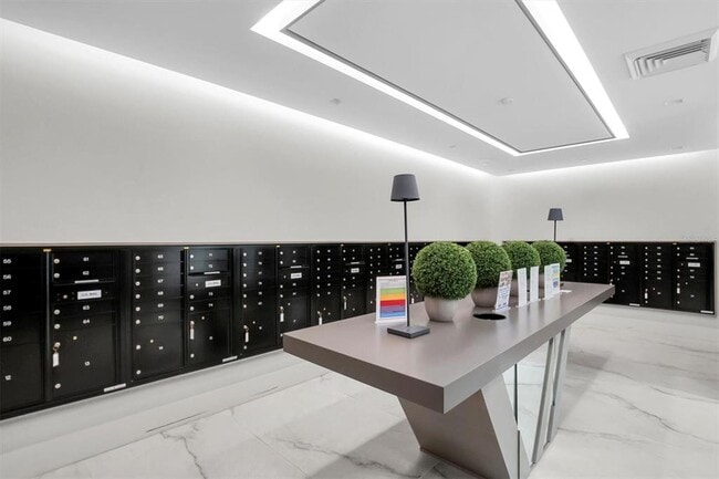 Building Photo - 301 1st St S