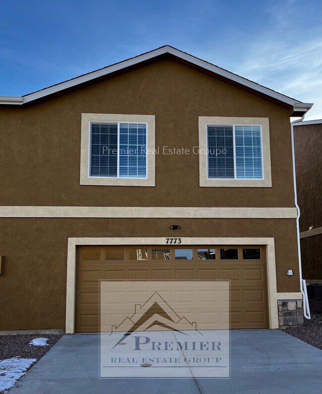 Building Photo - 7773 Sand Lake Heights