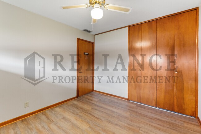 Building Photo - 2532 N Amidon Ave