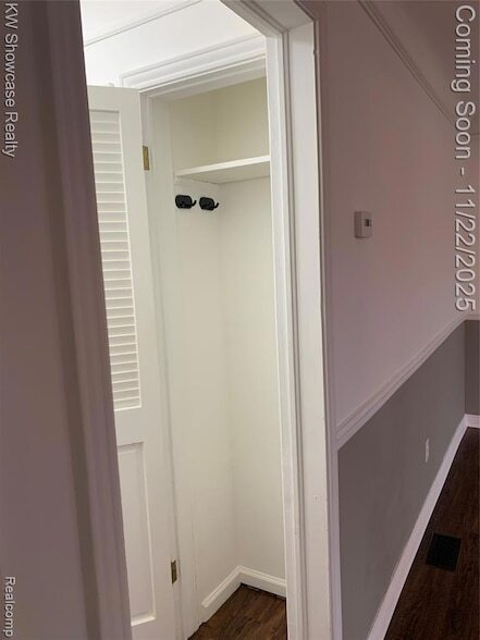 Building Photo - 462 Algene St