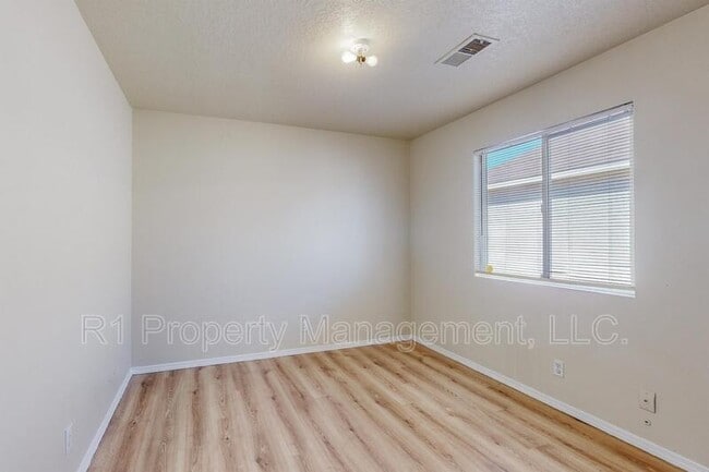 Building Photo - 3473 Martin Meadows Dr NE