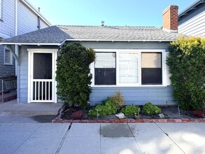 Building Photo - 21 59th Pl