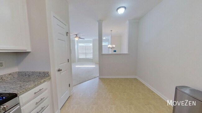 Building Photo - 2200 Valley Edge Dr