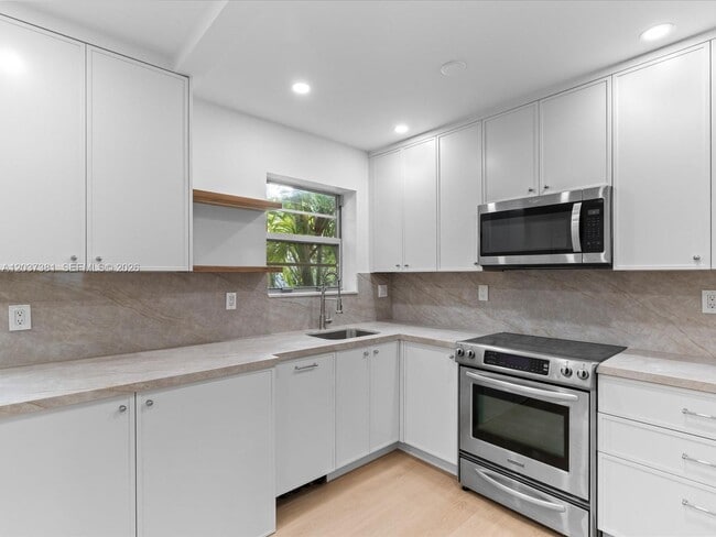 Building Photo - 5625 SW 80th St