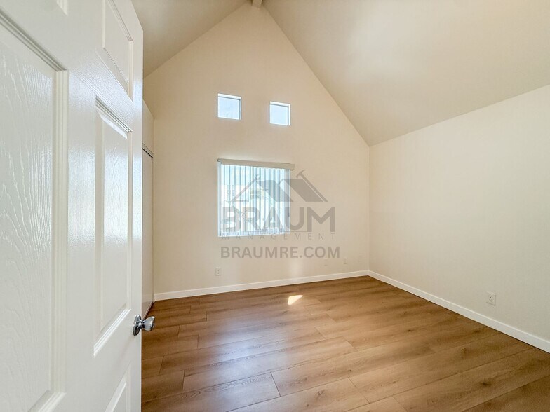 Building Photo - 14249 Friar St