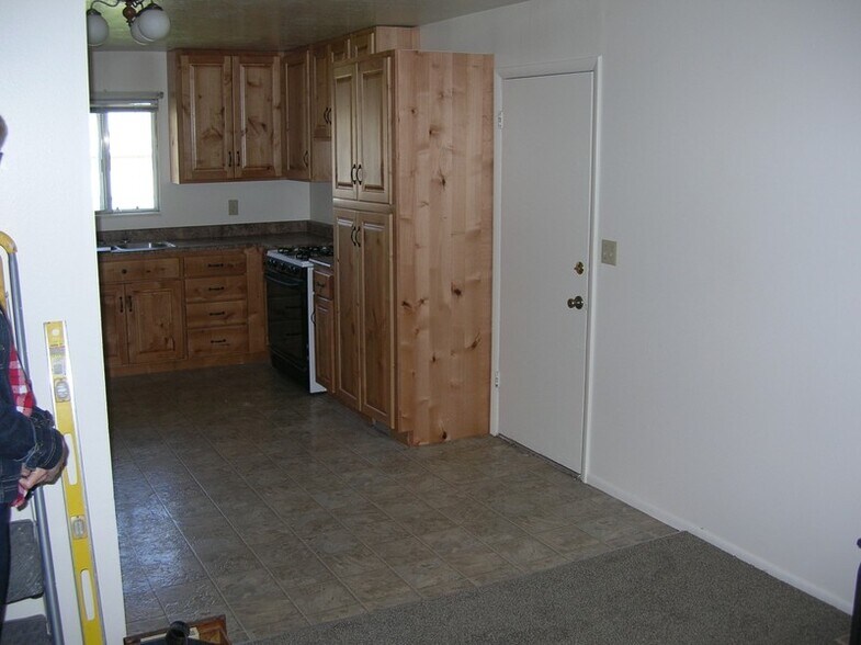 Building Photo - 265 S 900 W St
