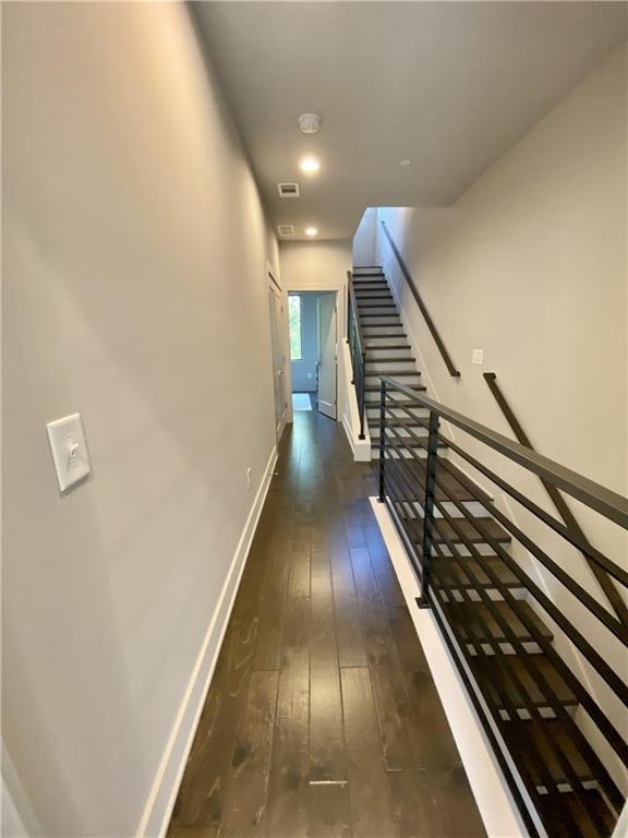 Building Photo - 133 Cityview Ct NE