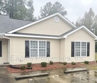 Building Photo - 2731 Hatteras Dr