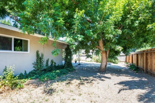 Building Photo - 1708-1710 Alameda Avenue