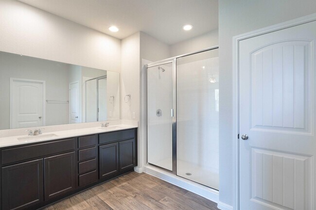 Building Photo - 1300 Anhalt Dr