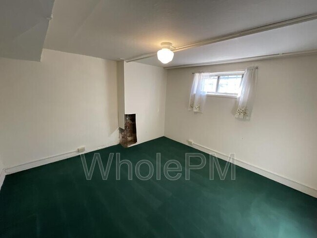 Building Photo - 4909 Beach Ct