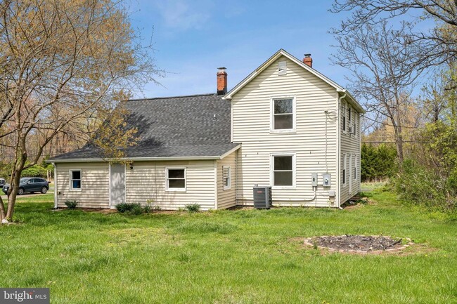 Building Photo - Experience the perfect blend of peaceful country charm and modern comfort in this beautifully ref...
