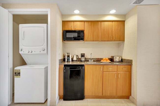 Building Photo - 18001 Collins Ave