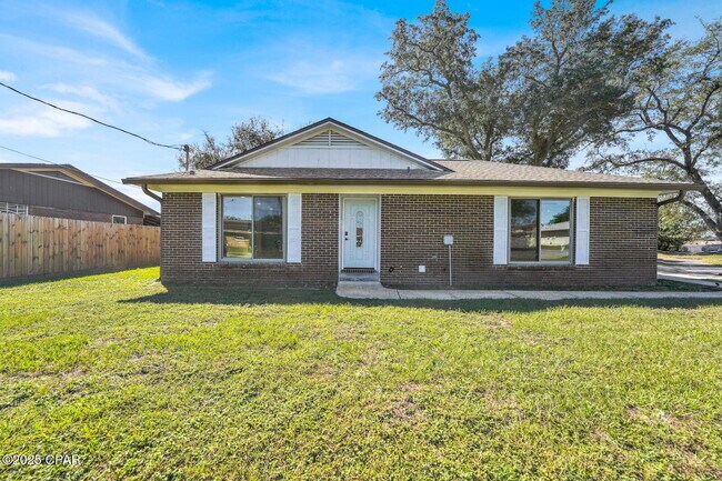 Building Photo - 5204 Park St