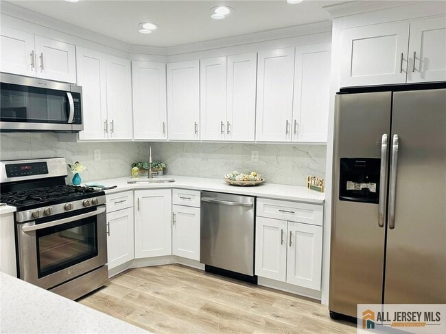 Building Photo - 16 Gerard Pl