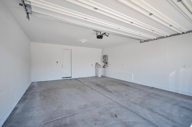Building Photo - 780 Aurora Vale Pl