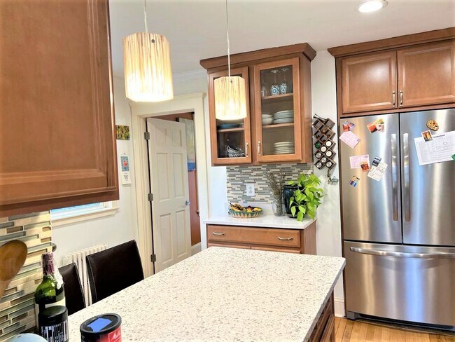 Building Photo - Boston Rental! A GREAT LOCATION to live in...