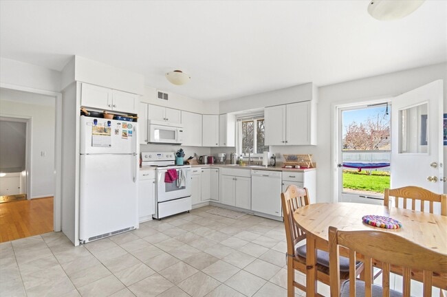 Building Photo - 2220 E Stadium Blvd