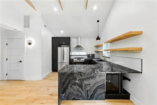 Building Photo - 53 Comal St